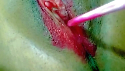 I'm showing how i make my pussy wet with a nice red lip gloss