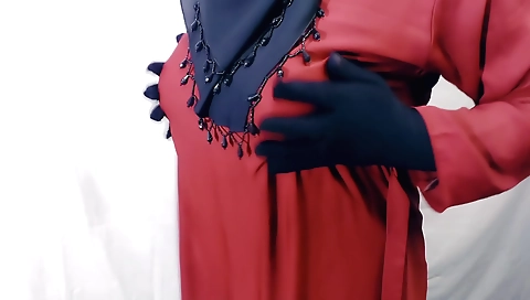 Indian beauty masturbates and fucks with neighbor inside the room