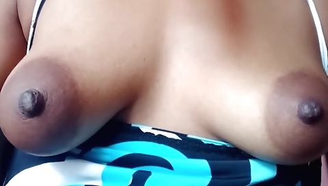 Indian girl is giving a video that shows her pussy