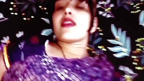 Indian brunette in homemade sex video with her husband