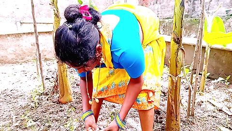 Mature brunette handjob fucker fucked in the kitchen