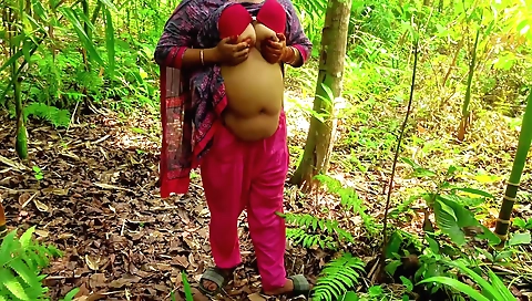 amateur teen 18+ has her tight hairy pussy pounded outdoors