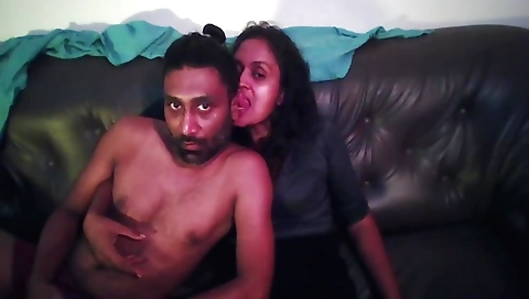 Brunette beauty gives me a memorable day in her room