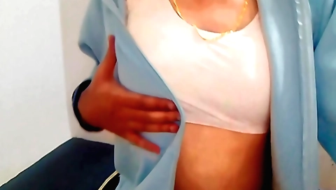 Indian girl fucks her stepbrother's cock in a hot way