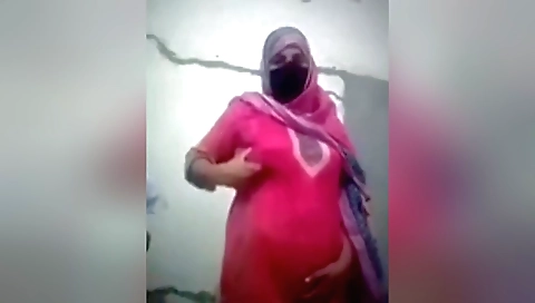 Sexy girl with big tits and a nice body enjoys a handjob