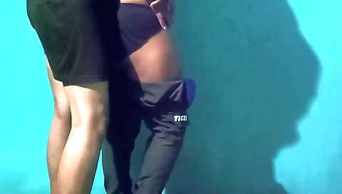 Indian wife with a great body holds sex at one time